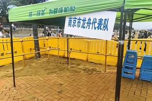 都体：国米与邓弗里斯续约年薪分歧难消除，今夏或听取任何报价